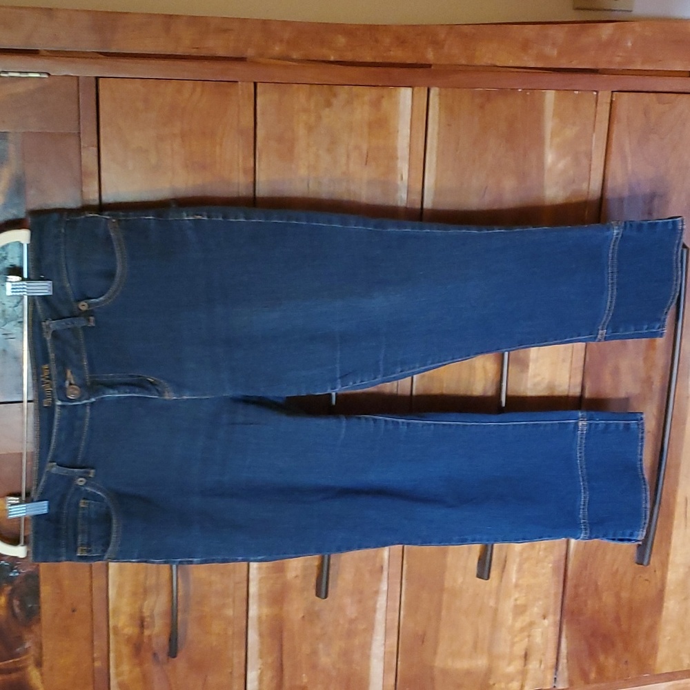 Vera Wang denim clamdiggers, Wom 12, like new, great stitching and wear